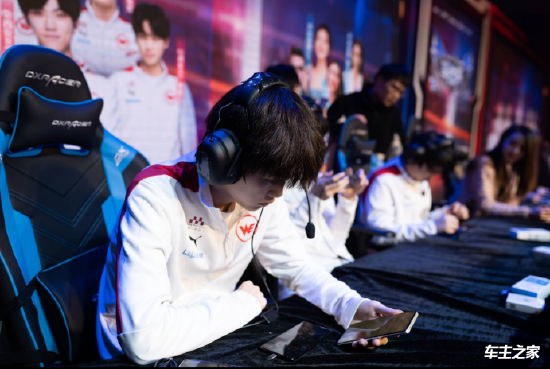 LPL组内赛最数据：JKL夺得最高分均伤害和最高场均15分钟经济差